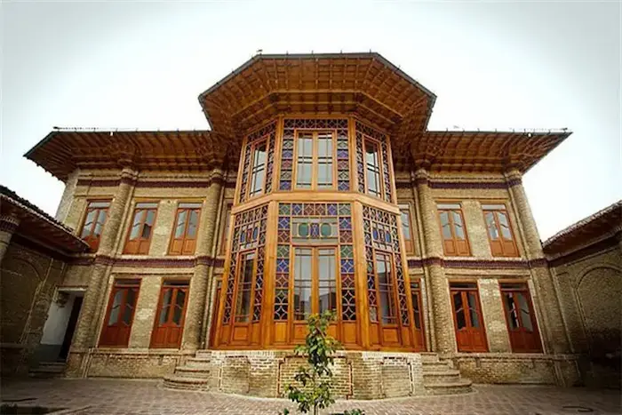 نمای بیرونی زیبا و سنتی عمارت فاضلی ساری در مازندران 468568541552024