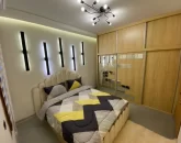 تخت و کمد دیواری اتاق خواب آپارتمان 160 متری در بهنمیر 56577755