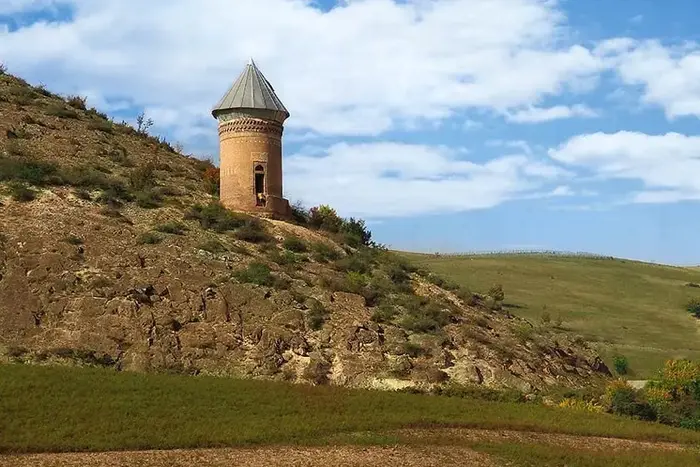 برج رسکت ساخته شده در تپه ها 46846