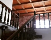 نمایی از راه پله و سقف چوبی ویلا در سوادکوه - 345345134